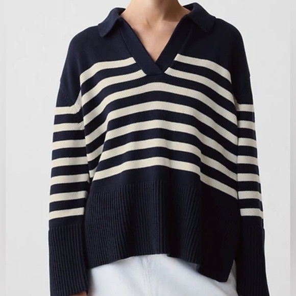GAP Sweaters - Gap 90’s‎ Women's Navy & Cream Striped Collared Knit Cotton Sweater Size M